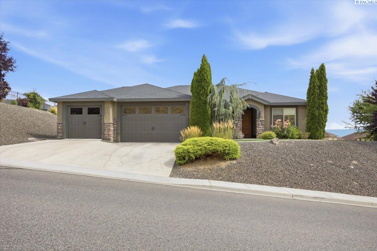 1929 Gala Way, Richland, WA 99352