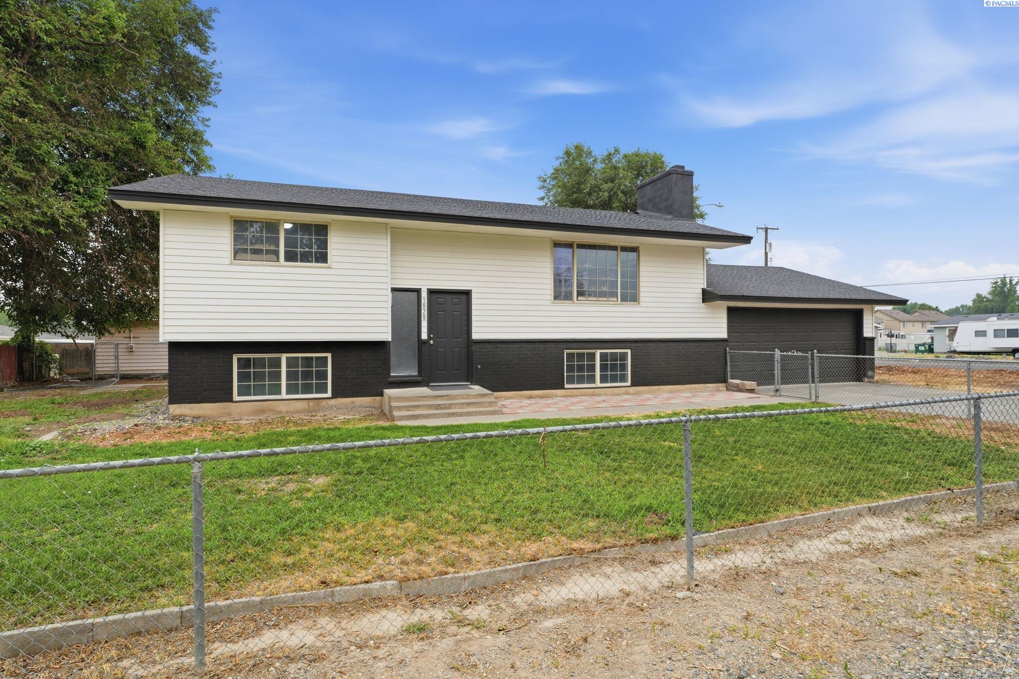 1828 19th Ave, Kennewick, WA 99337