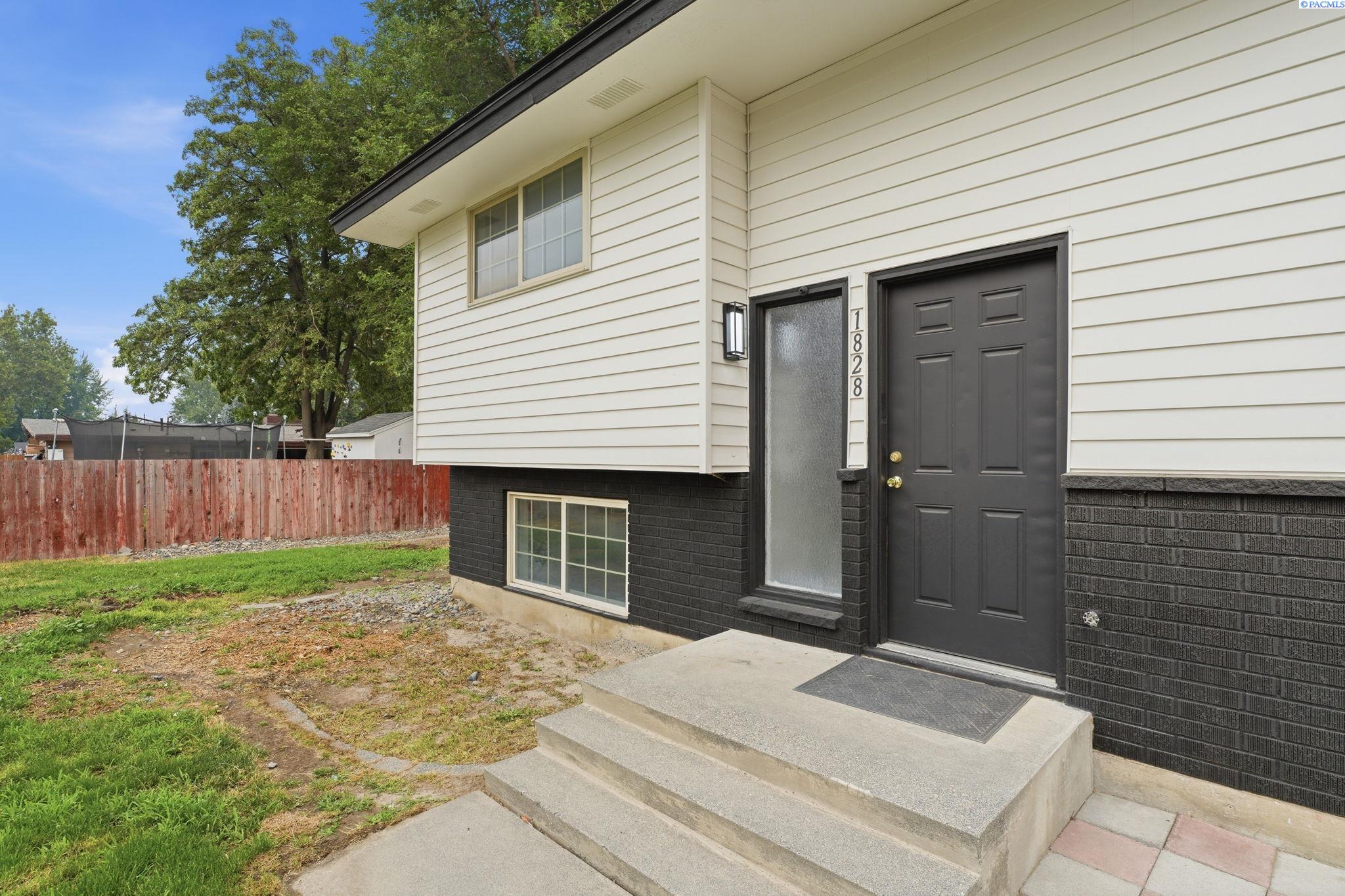 1828 19th Ave, Kennewick, WA 99337