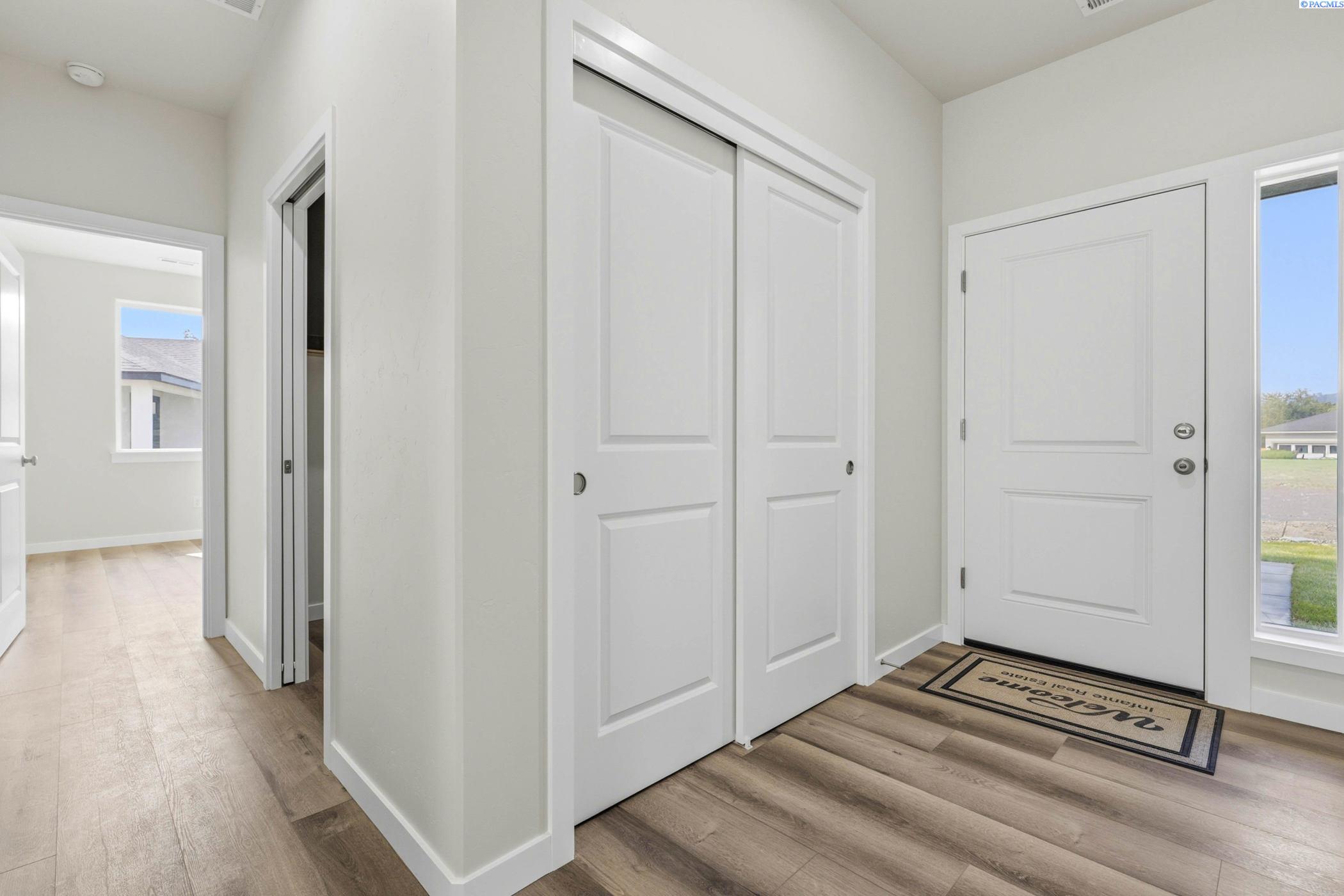 2119 Elm Pl, Kennewick, WA 99337