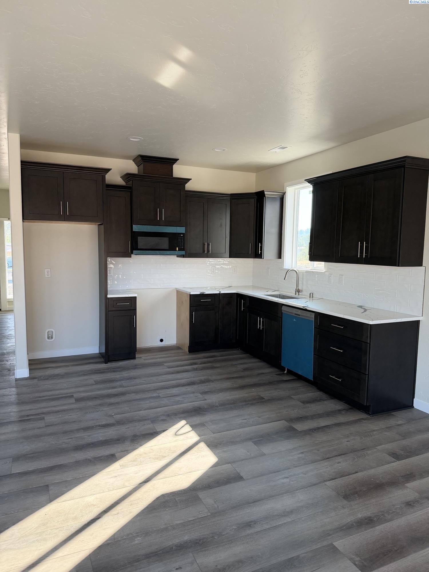 2119 Elm Pl, Kennewick, WA 99337