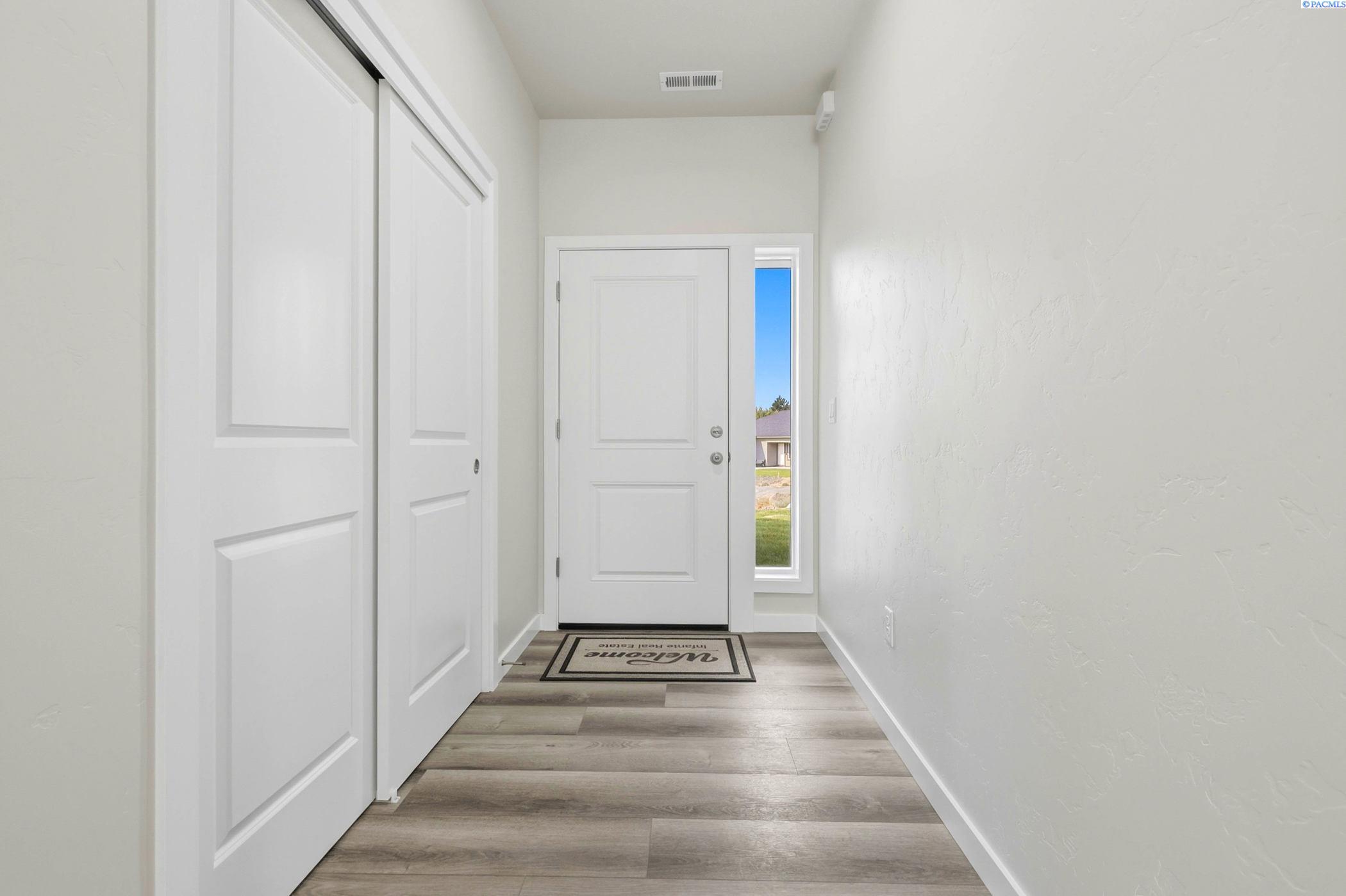 2119 Elm Pl, Kennewick, WA 99337