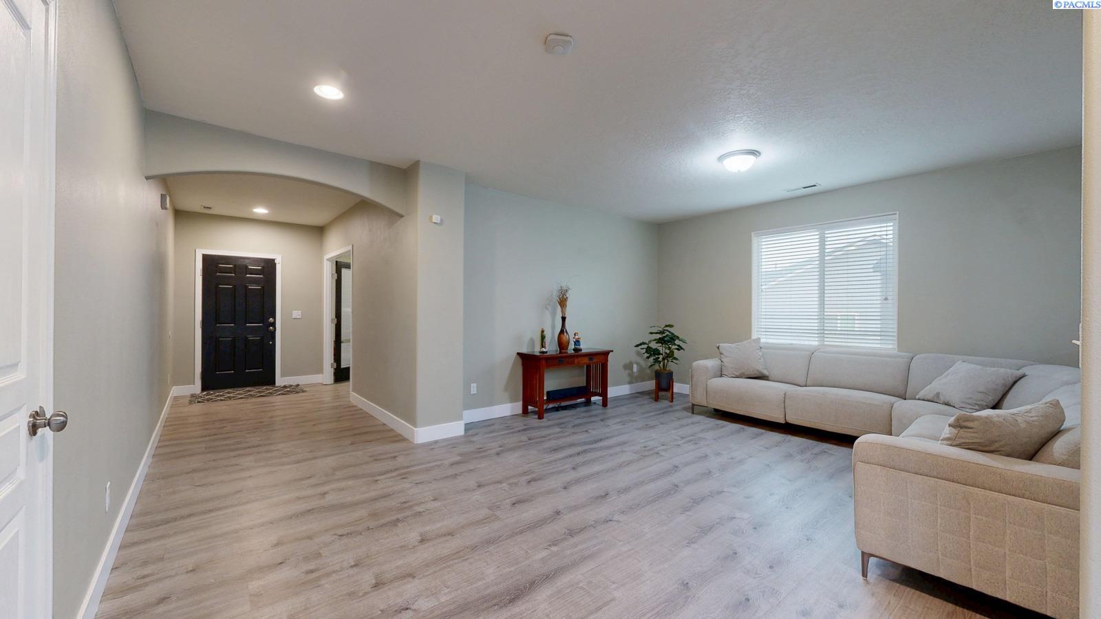 4811 Avion Dr, Pasco, WA 99301