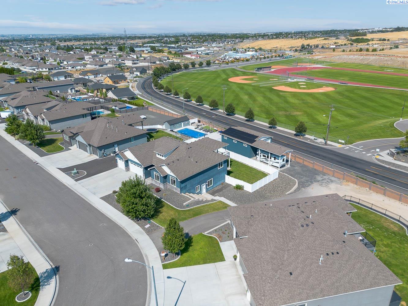1725 S Currant St, Kennewick, WA 99338
