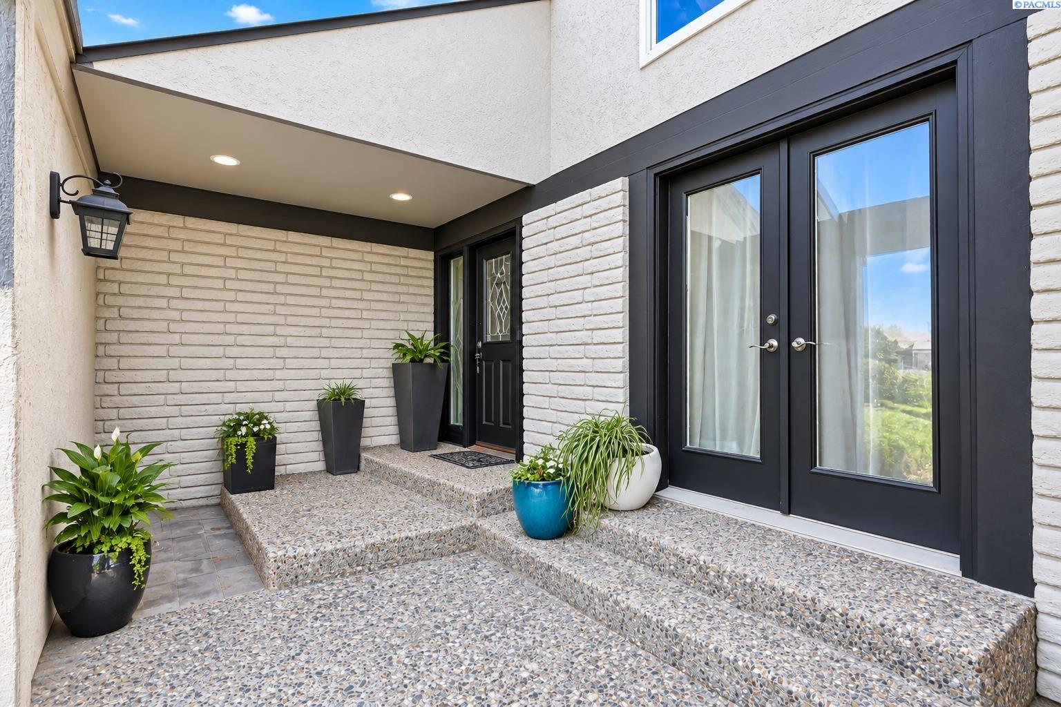 202008 E Terill Rd, Kennewick, WA 99337-6900