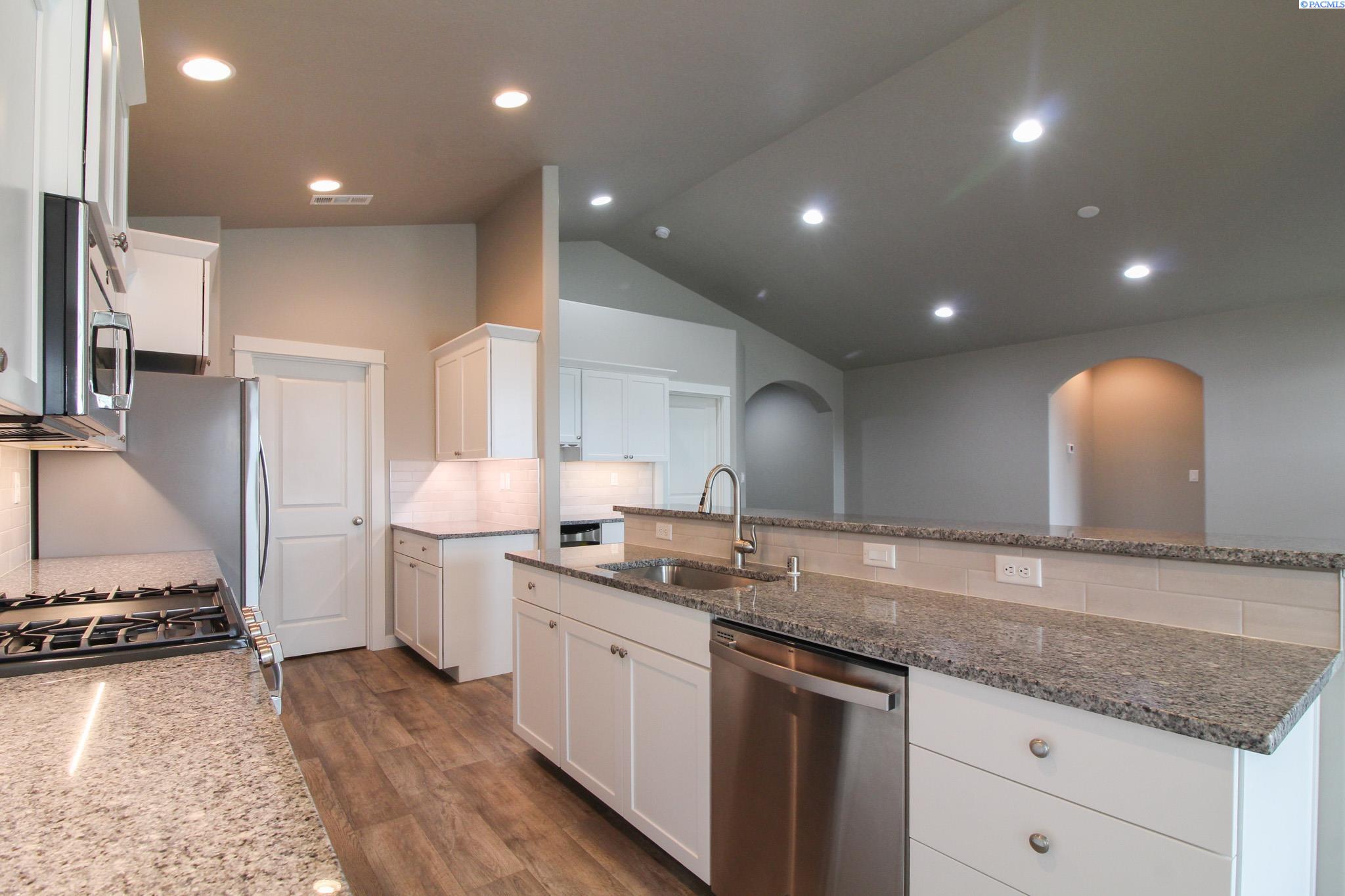 2950 Woodland Pl, Richland, WA 99352-9000
