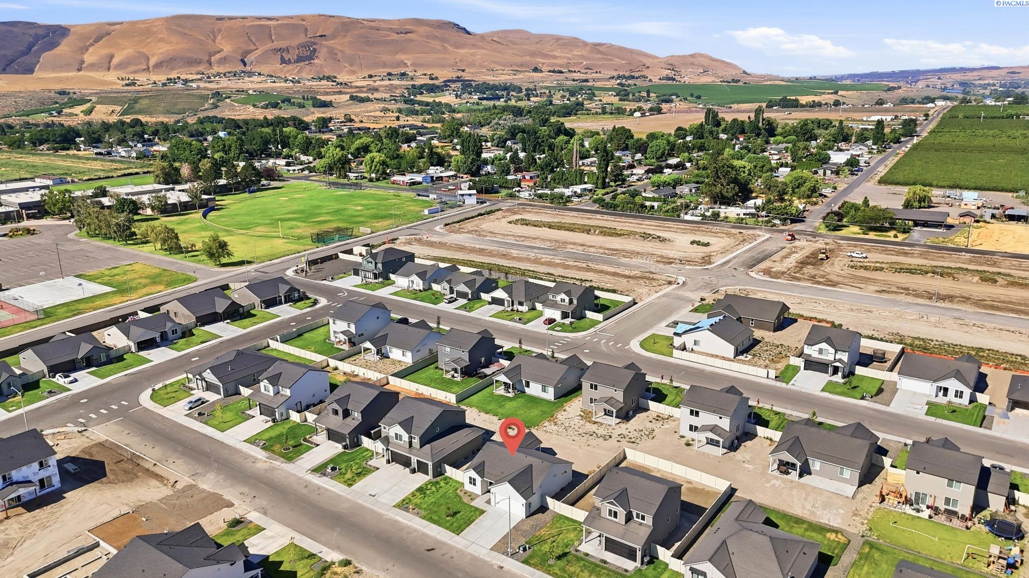 1209 17th St, Benton City, WA 99320