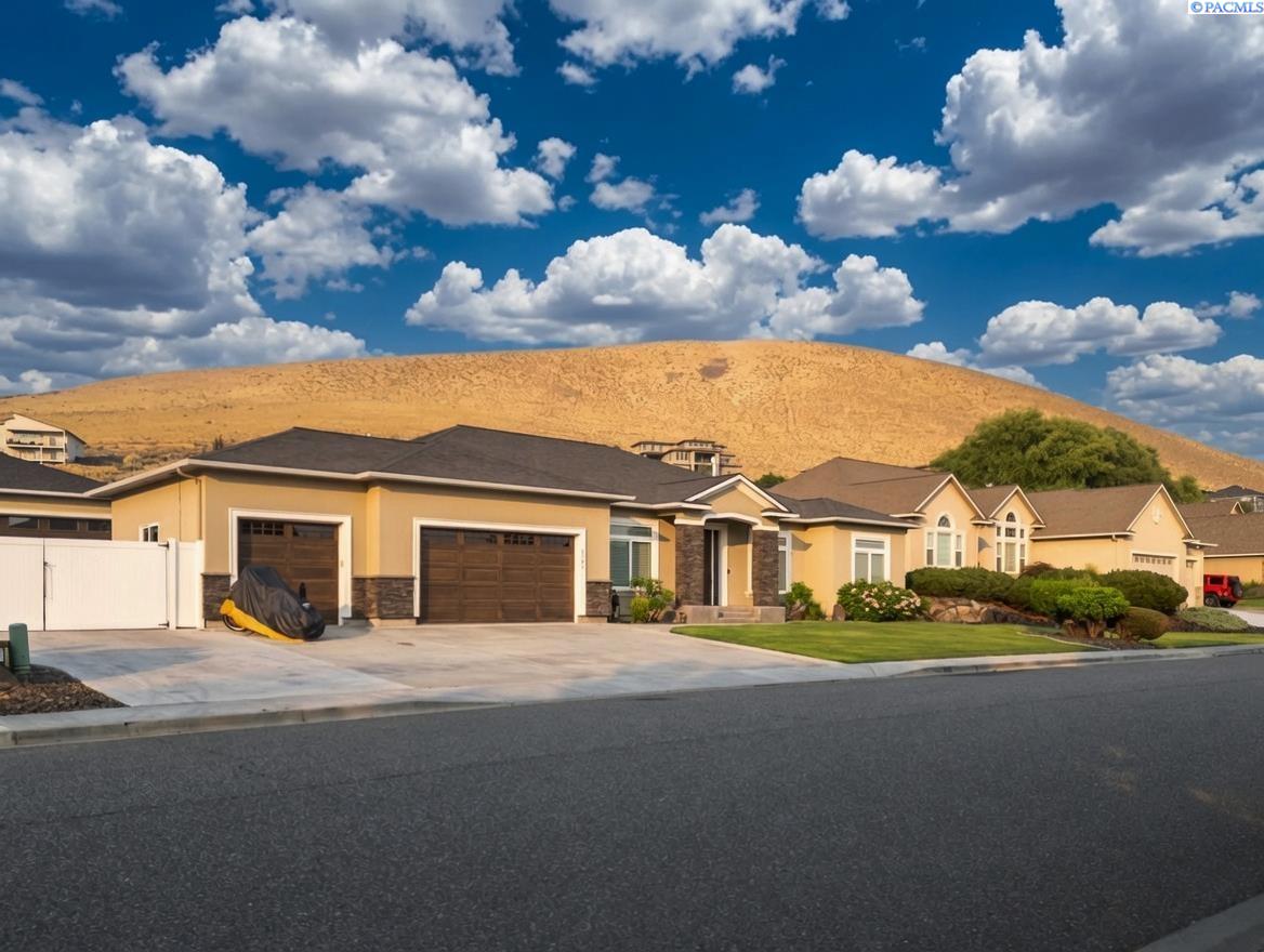 5701 Kenra Lp, West Richland, WA 99353