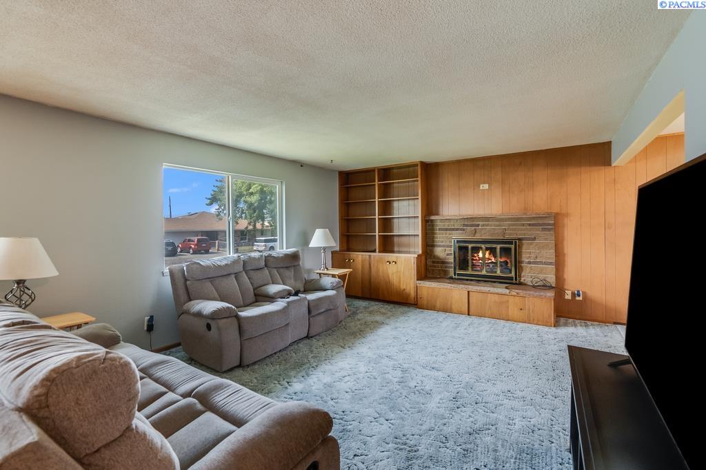 4012 Deschutes Ave, Kennewick, WA 99336