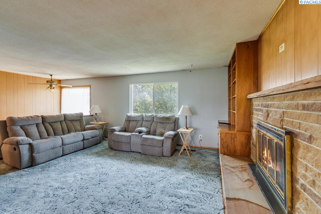 4012 Deschutes Ave, Kennewick, WA 99336