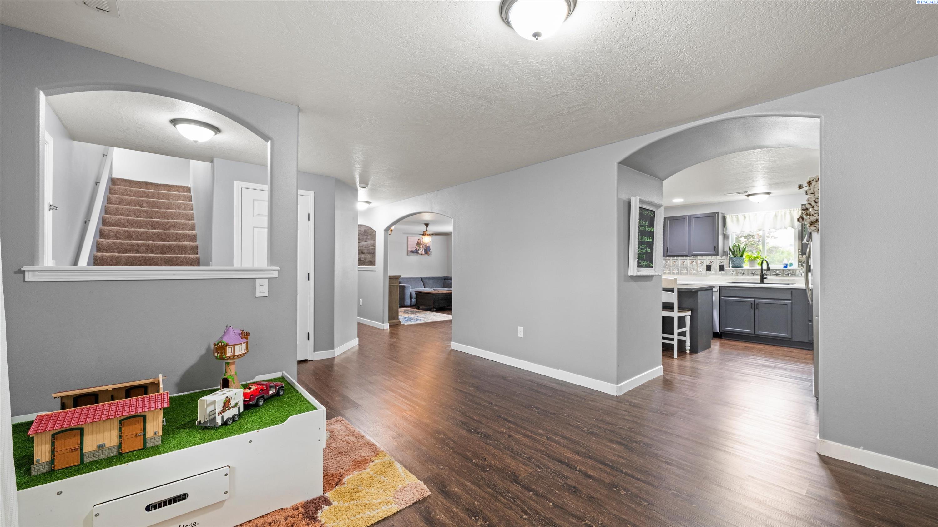 5031 Canter St, West Richland, WA 99353