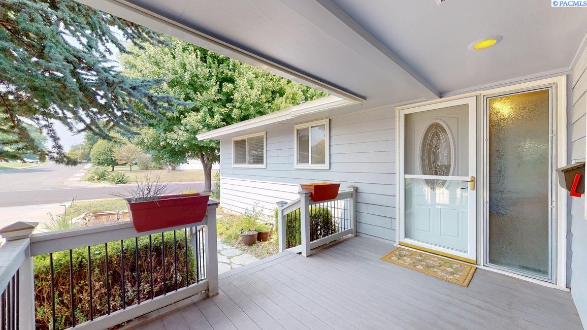 1878 Mahan Ave, Richland, WA 99354