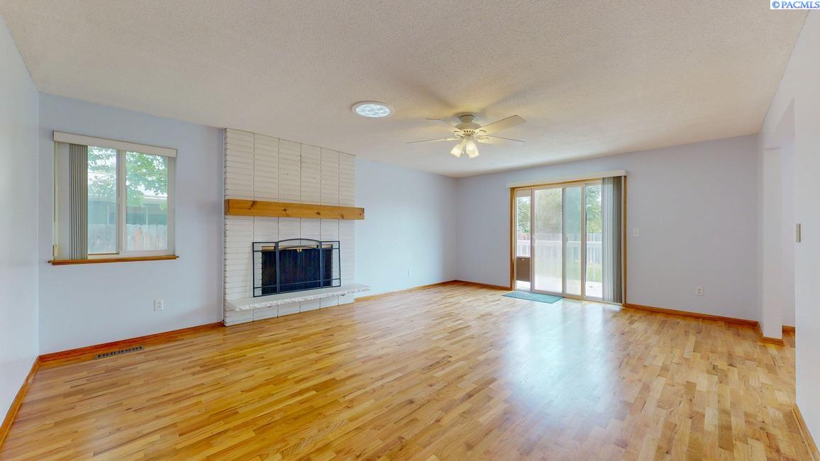 1878 Mahan Ave, Richland, WA 99354