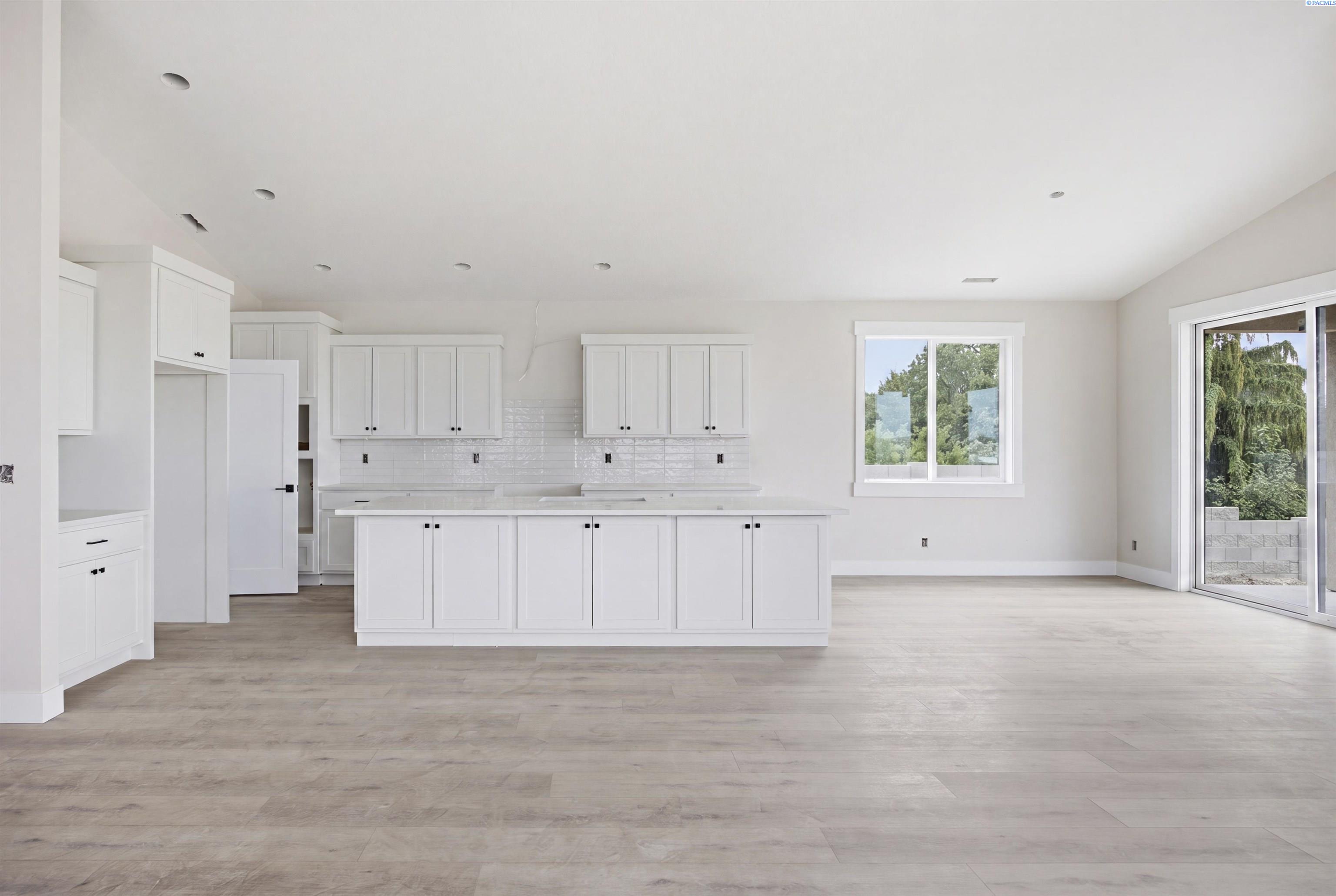 2324 Lariat Ln, Richland, WA 99352