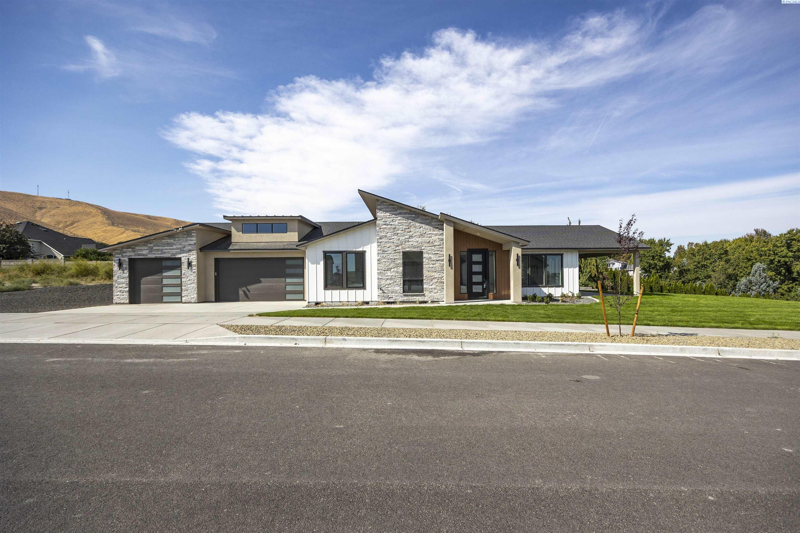 2324 Lariat Ln, Richland, WA 99352
