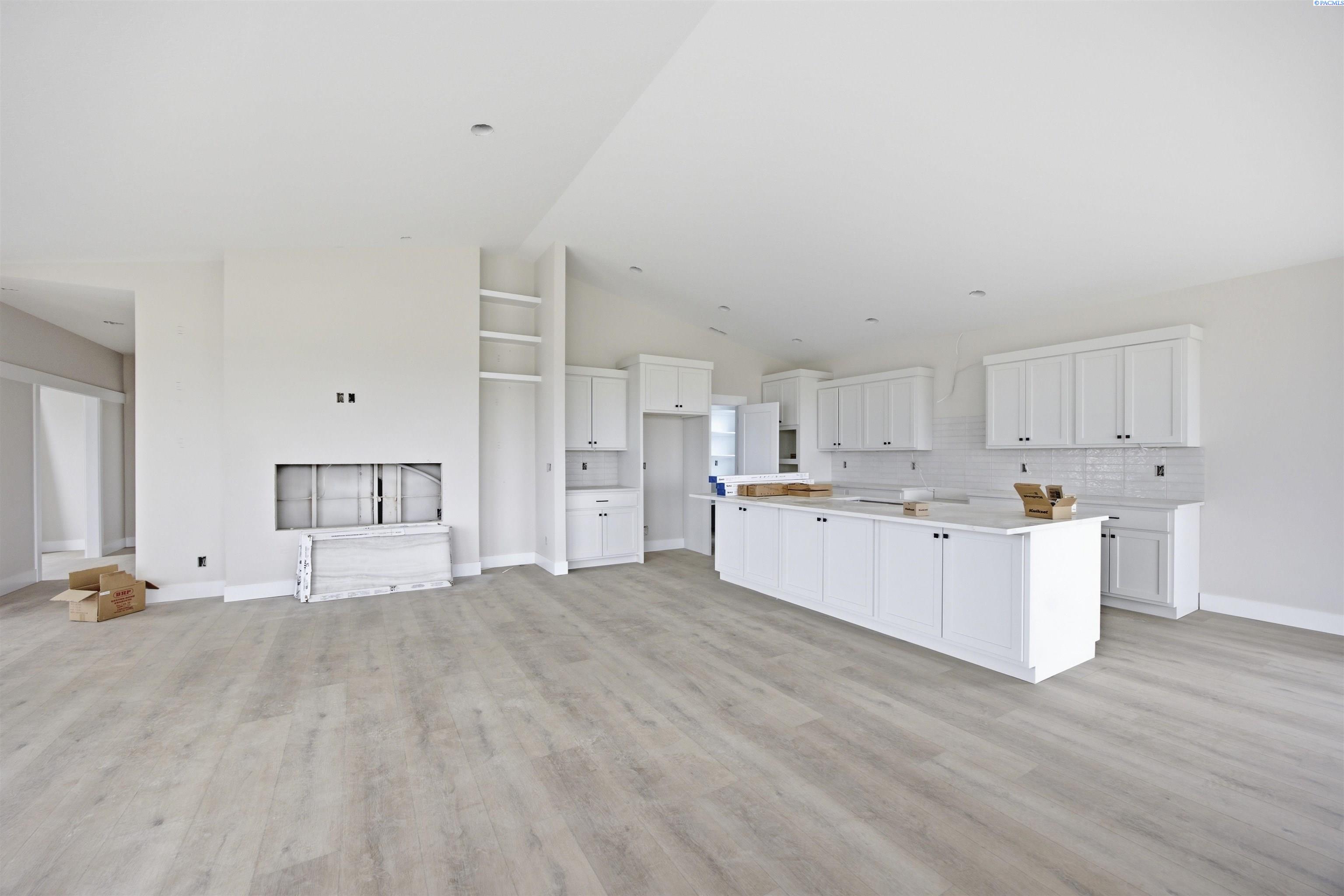 2324 Lariat Ln, Richland, WA 99352