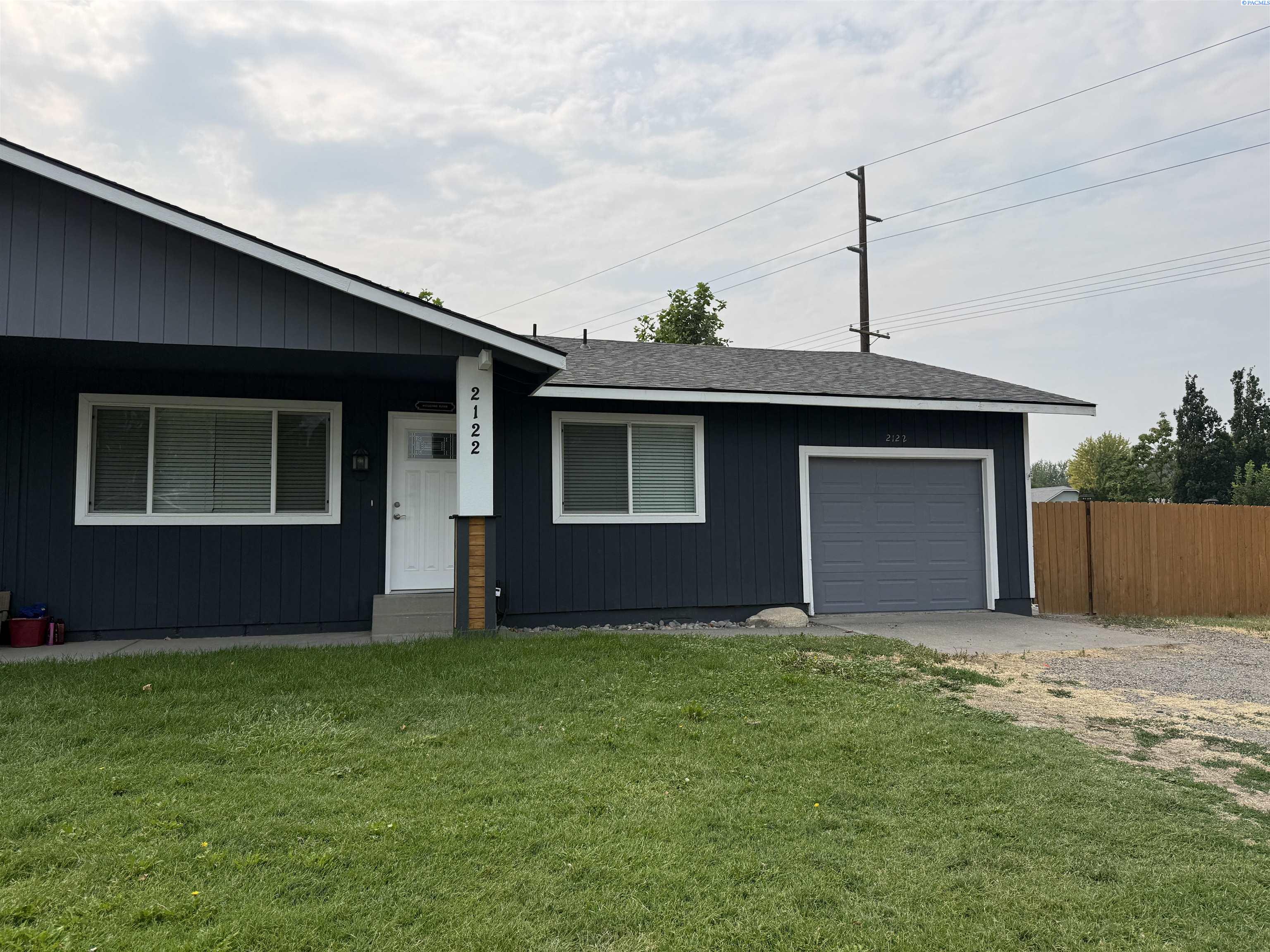 2122 Olympia St, Kennewick, WA 99337-4287