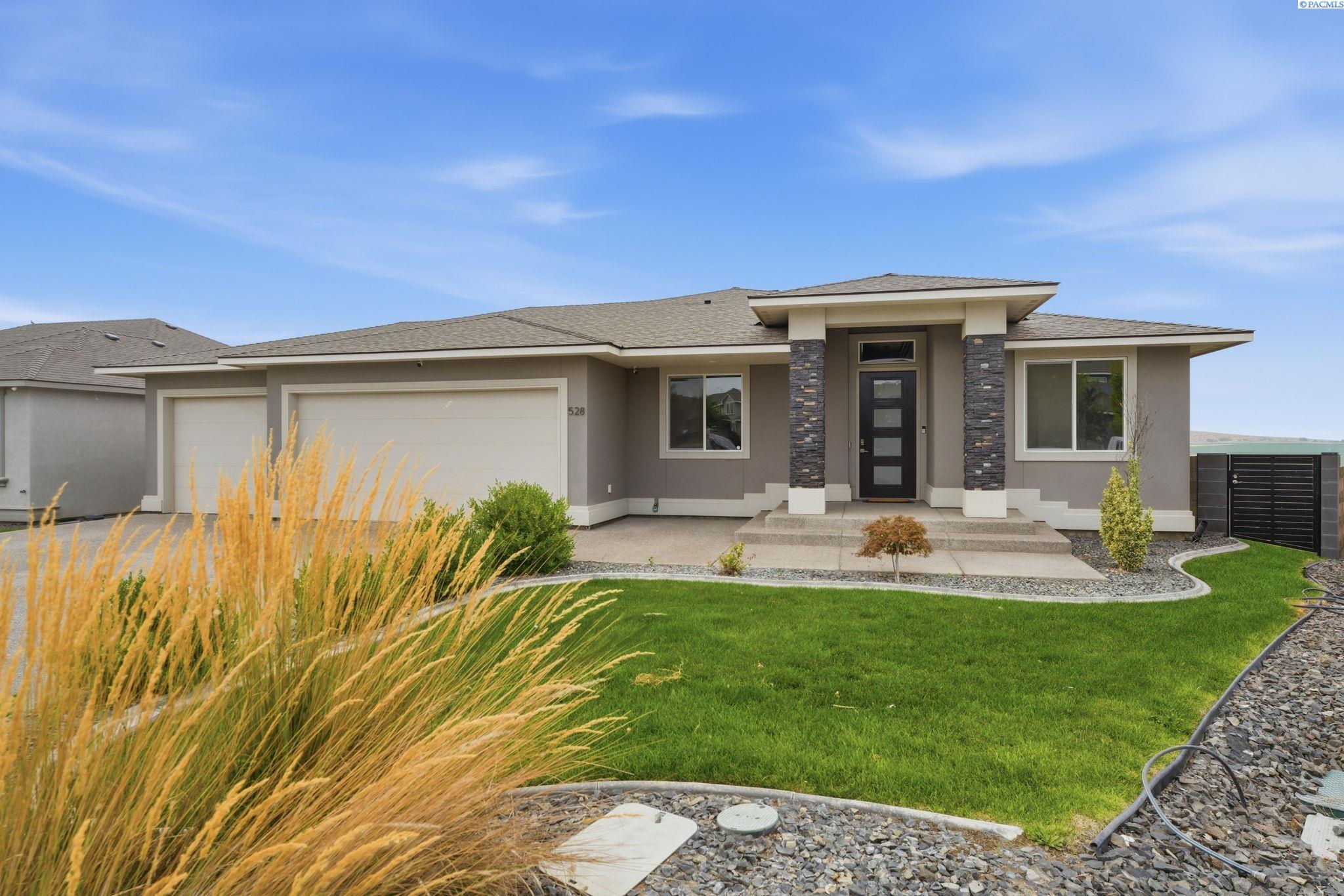 528 Athens , West Richland, WA 99353