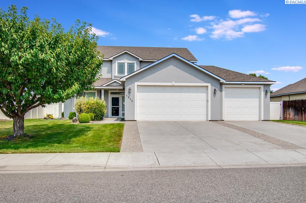 1815 Sunshine Ave, West Richland, WA 99353