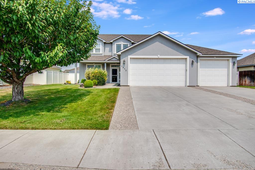 1815 Sunshine Ave, West Richland, WA 99353