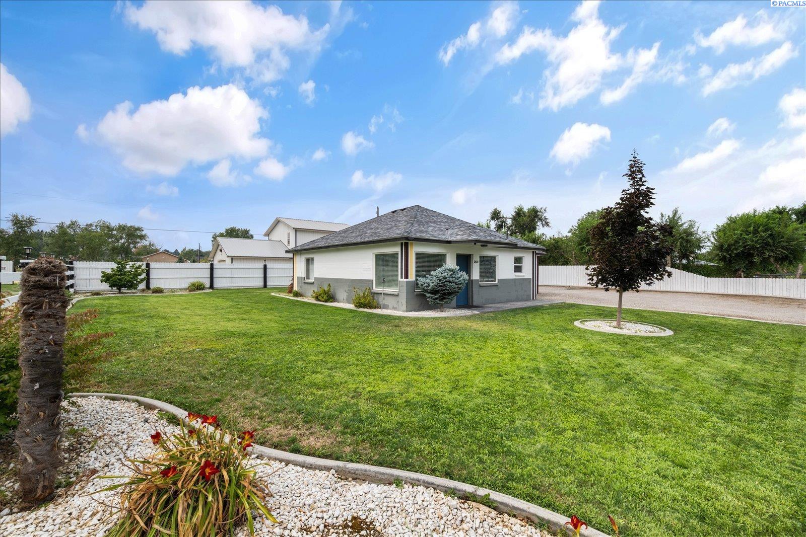 3921 10th Ave, Kennewick, WA 99336