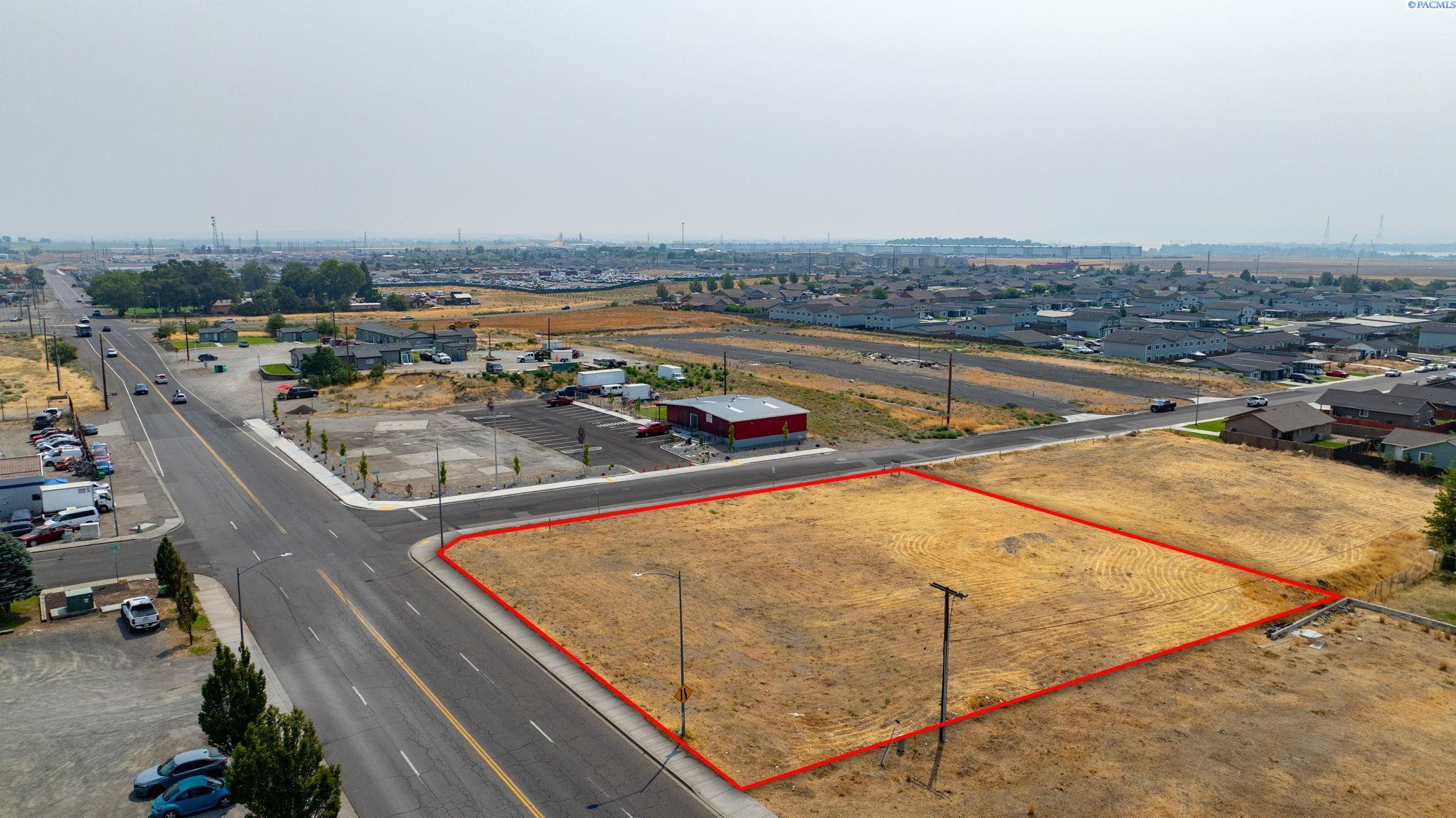 NKA Lewis St, Pasco, WA 99301