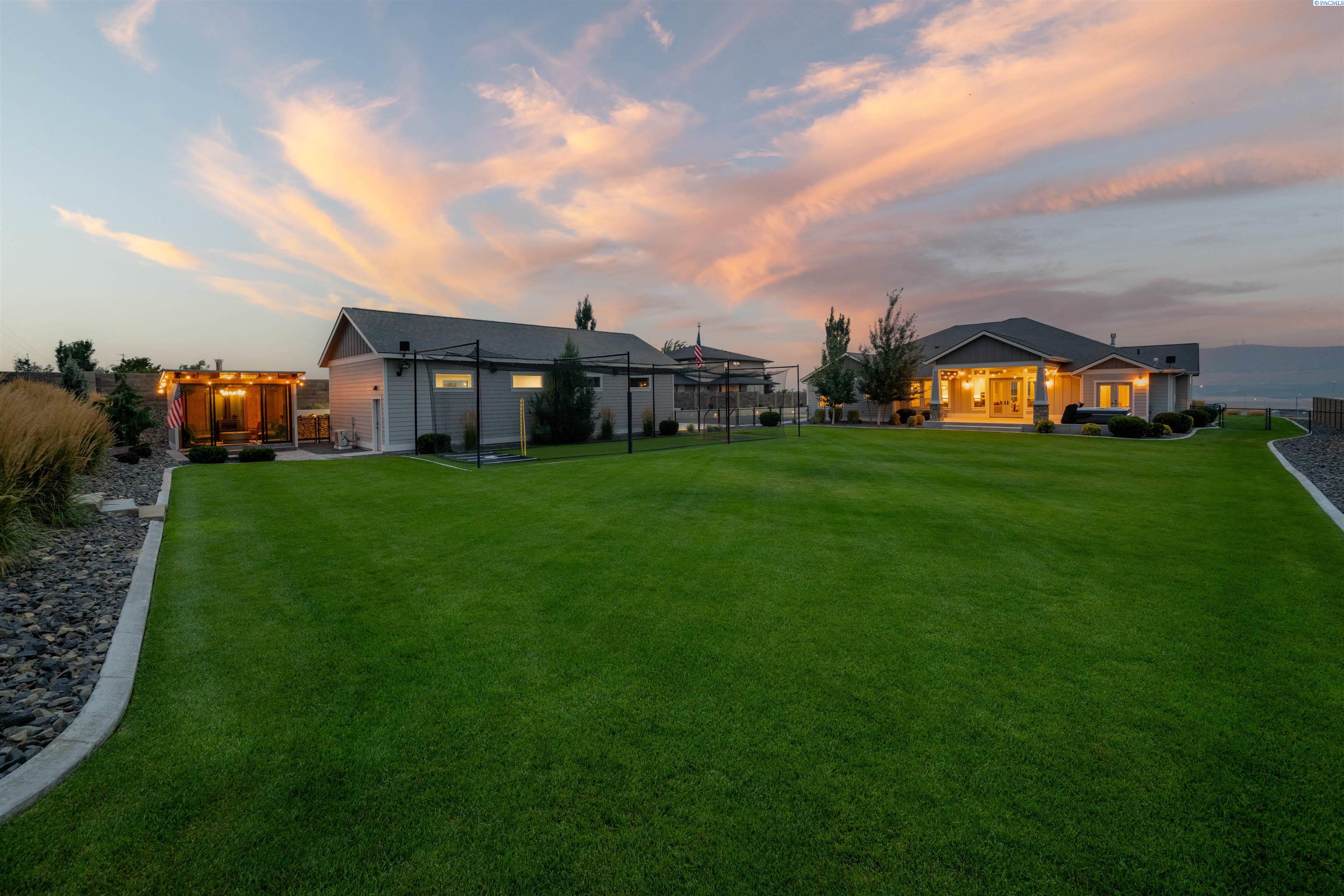84719 Reata Rd, Kennewick, WA 99338