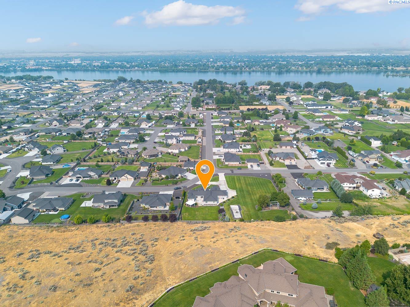 7103 Sandy Ridge Rd, Pasco, WA 99301