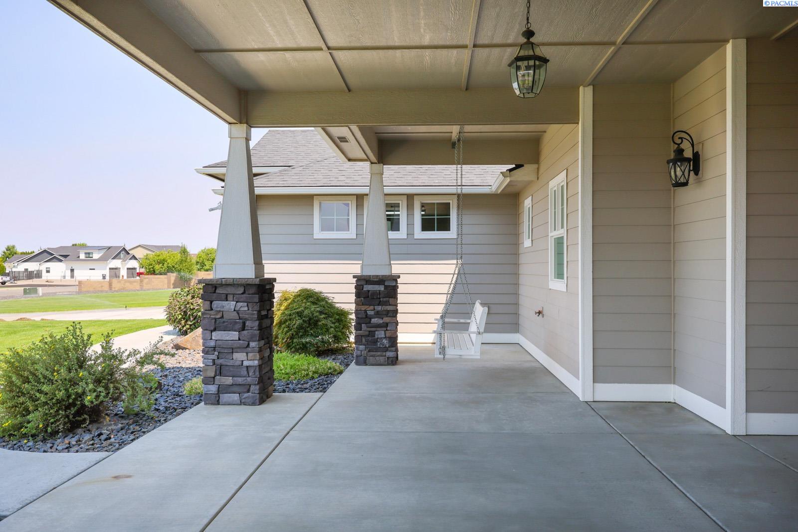 7103 Sandy Ridge Rd, Pasco, WA 99301