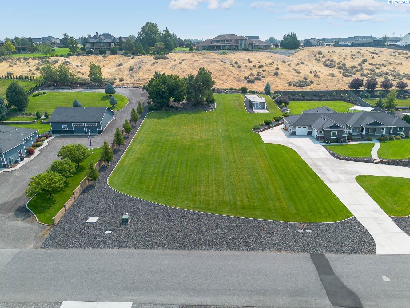 7131 Sandy Ridge Rd, Pasco, WA 99301