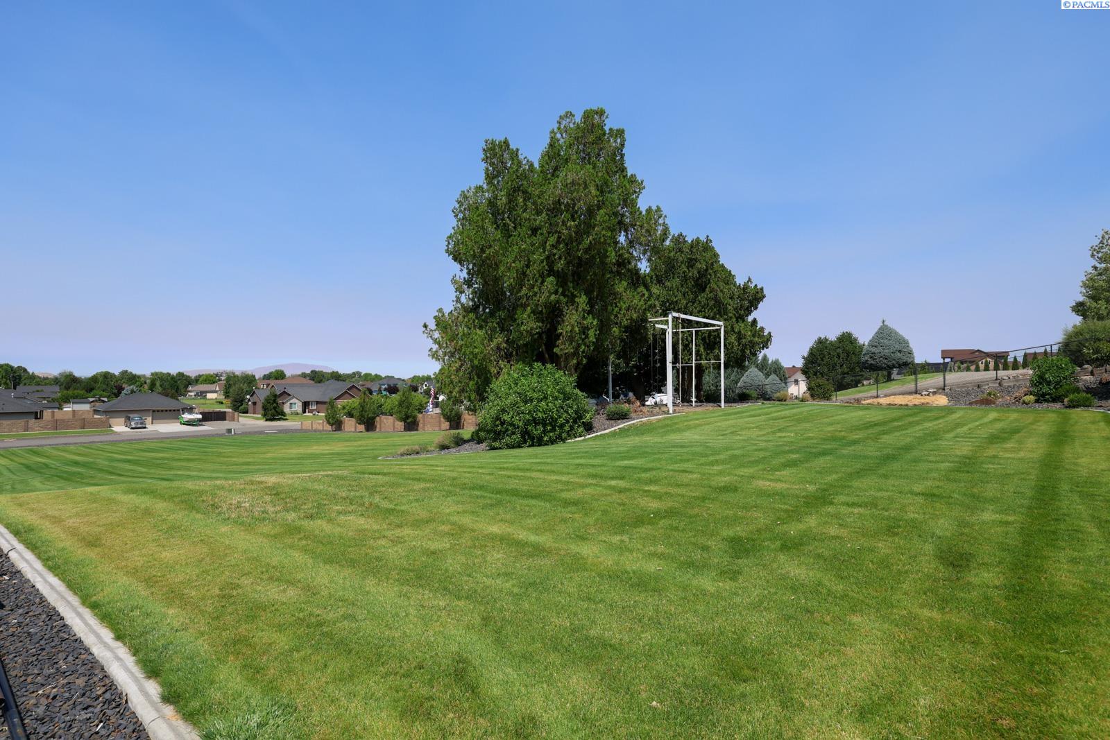 7131 Sandy Ridge Rd, Pasco, WA 99301