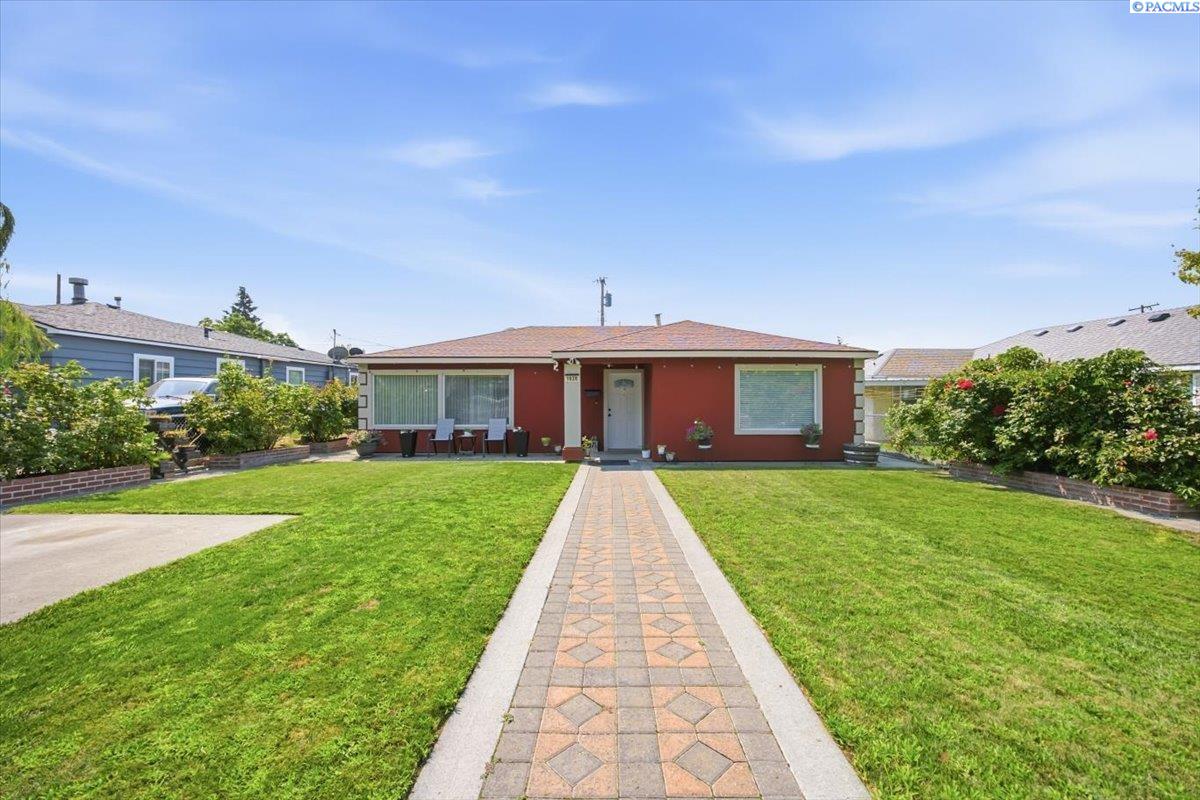 1628 Bonneville St, Pasco, WA 99301
