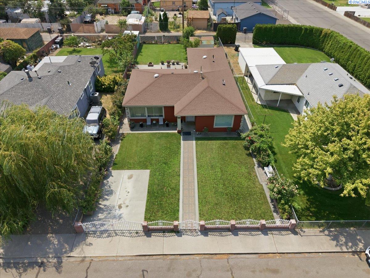 1628 Bonneville St, Pasco, WA 99301