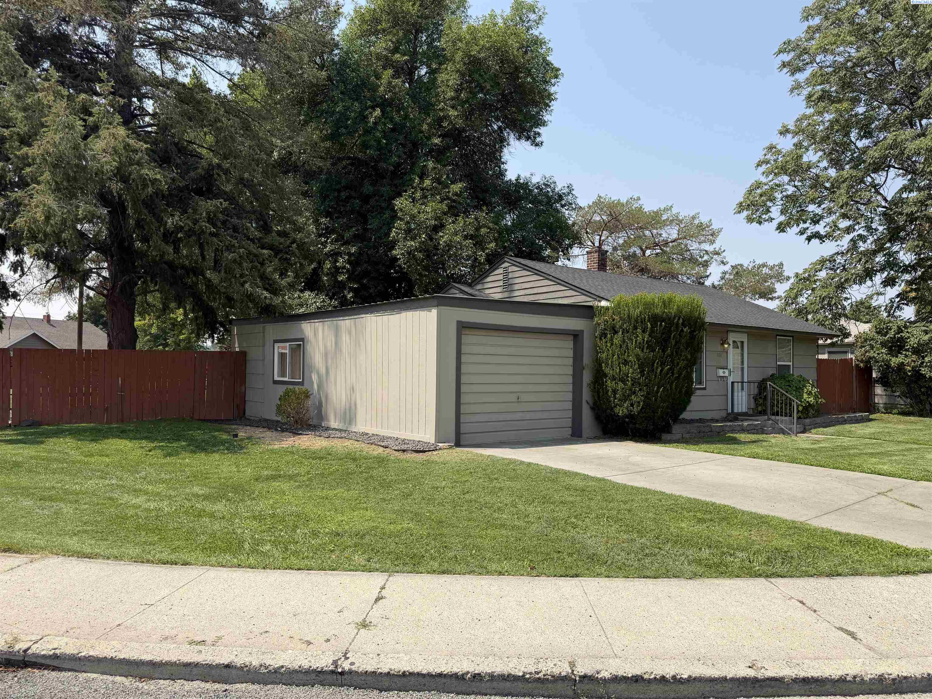 1101 1st Ave, Kennewick, WA 99336
