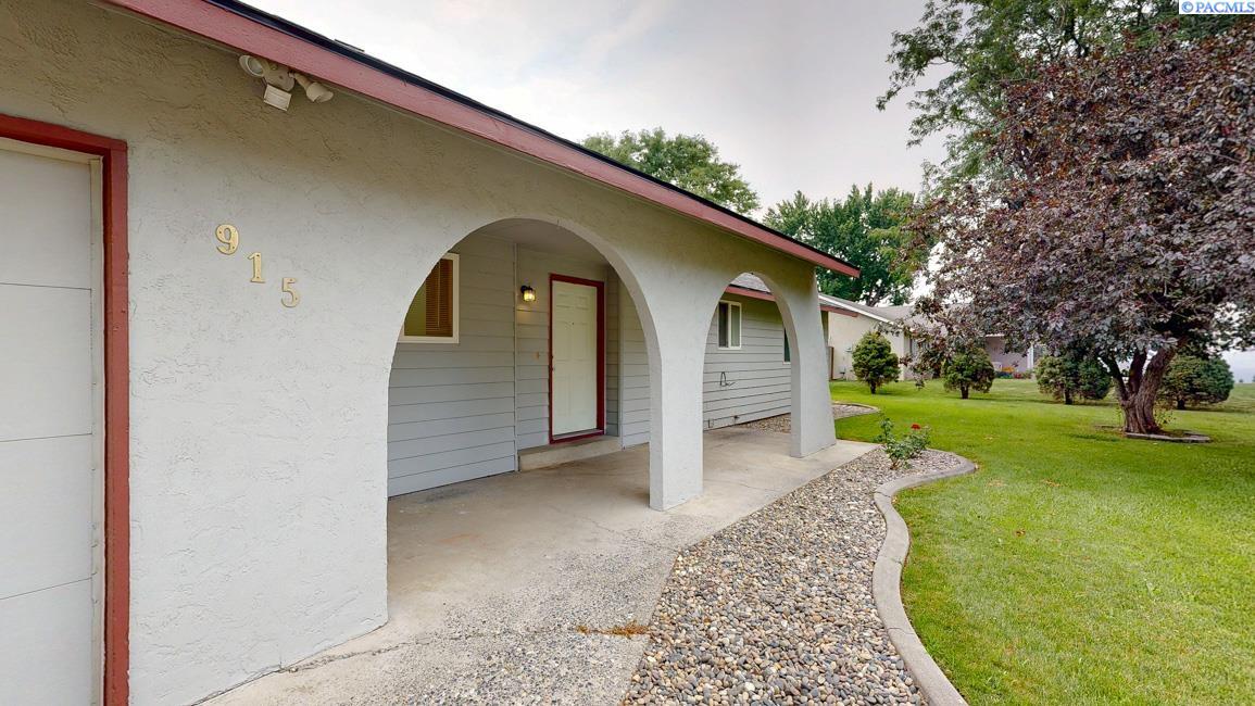 915 Huntington Pl, Kennewick, WA 99336
