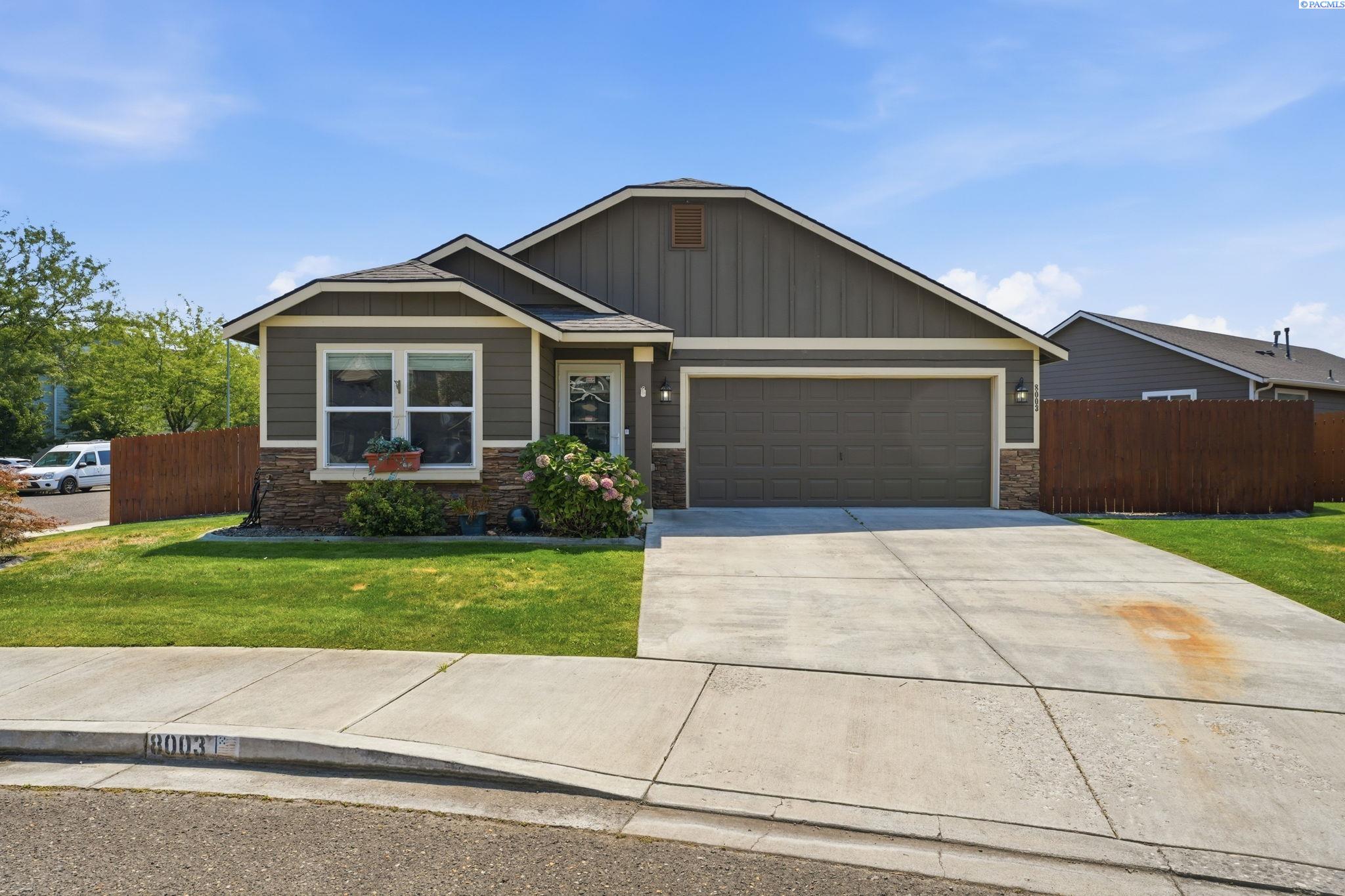 8003 5th St, Kennewick, WA 99336