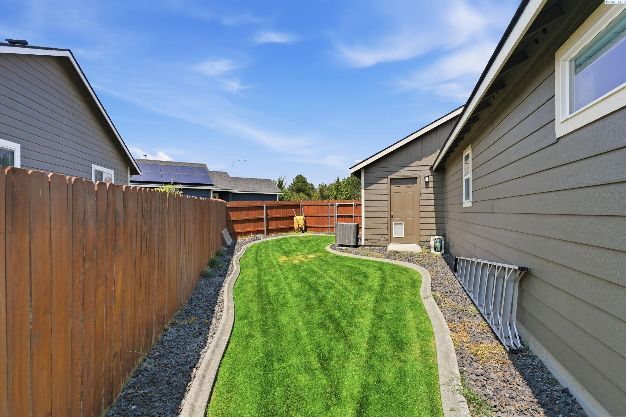 8003 5th St, Kennewick, WA 99336