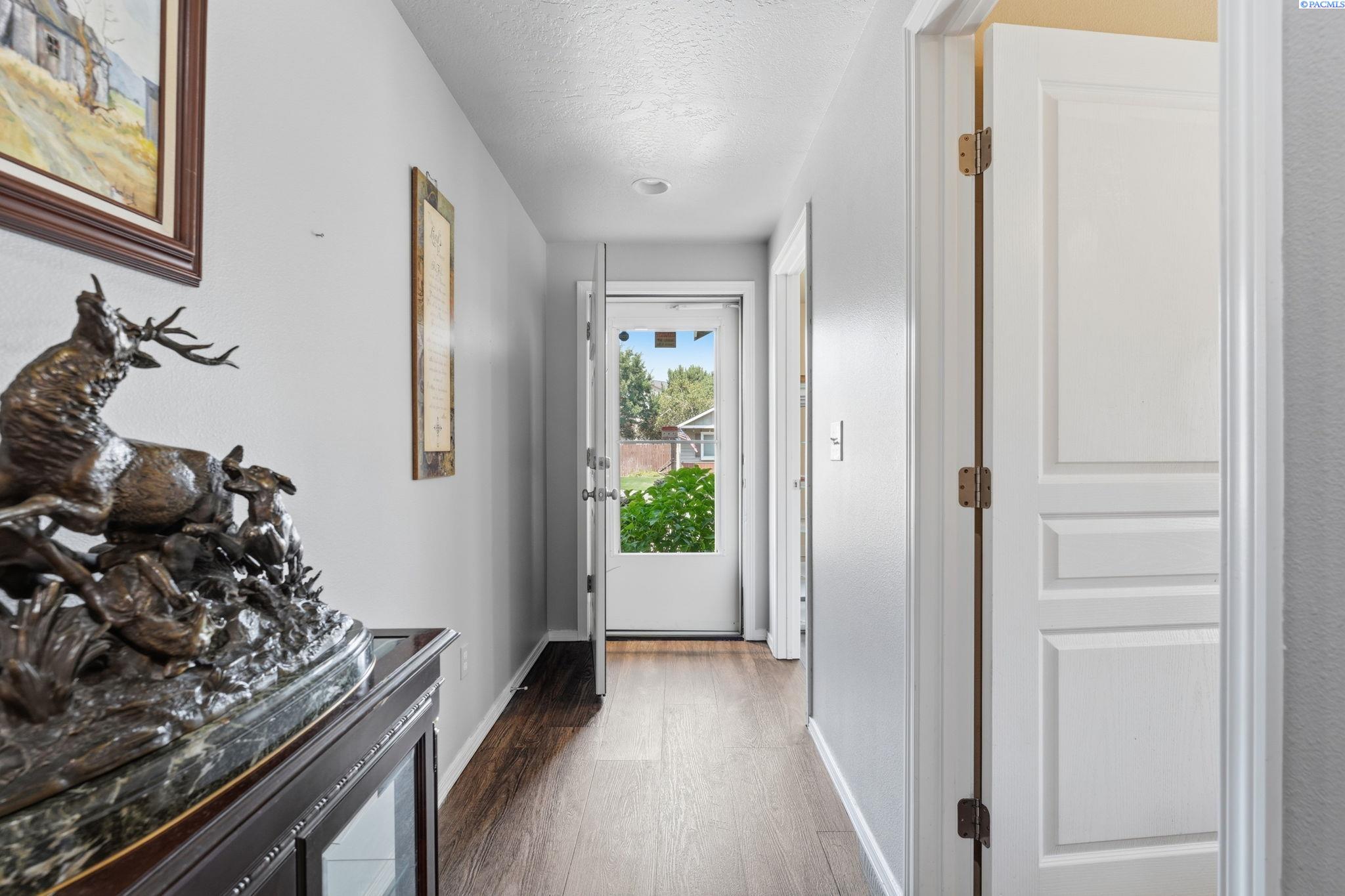 8003 5th St, Kennewick, WA 99336