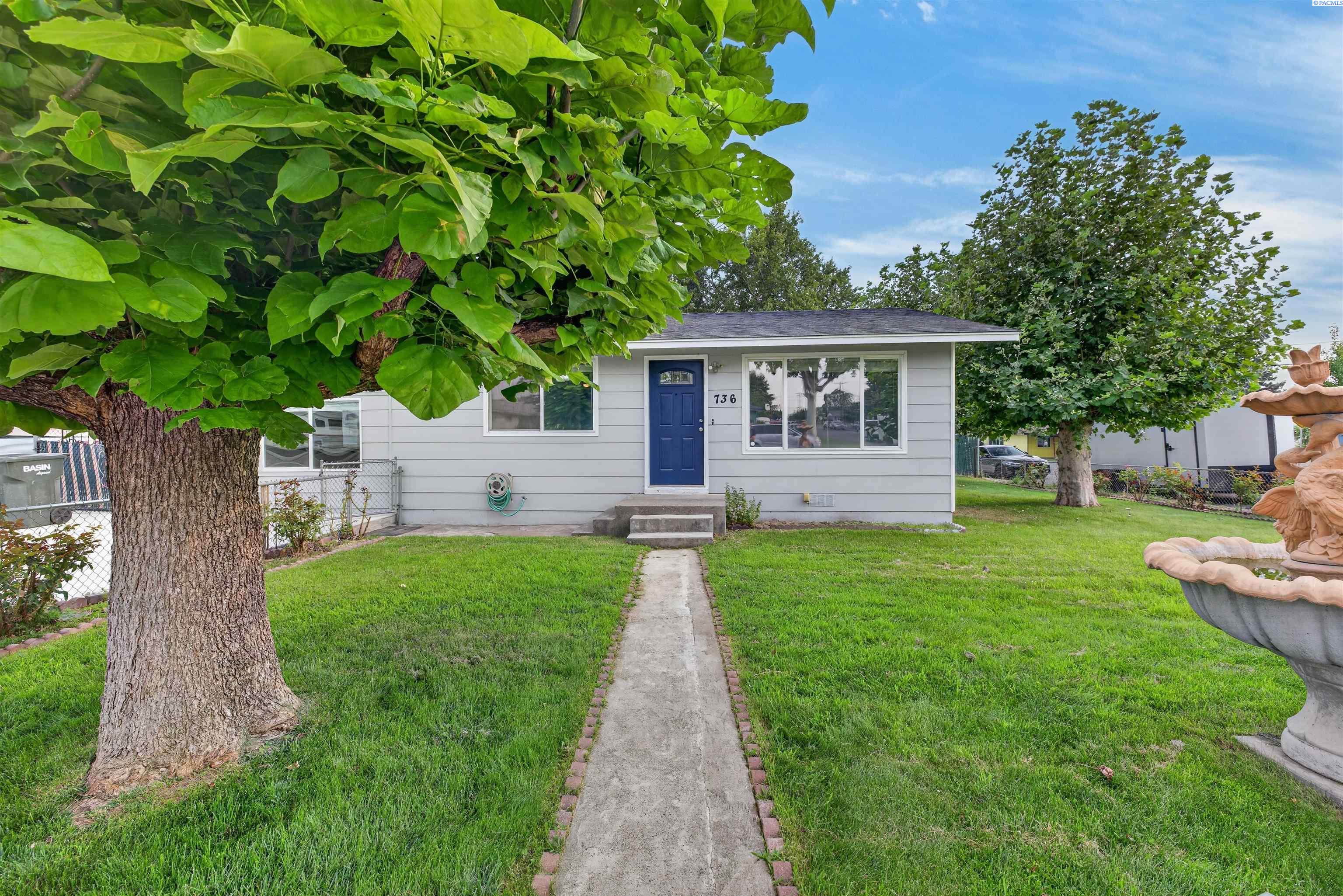 736 W Leola St, Pasco, WA 99301