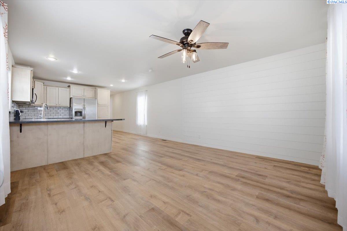 1119 Harrison Pl, Kennewick, WA 99336