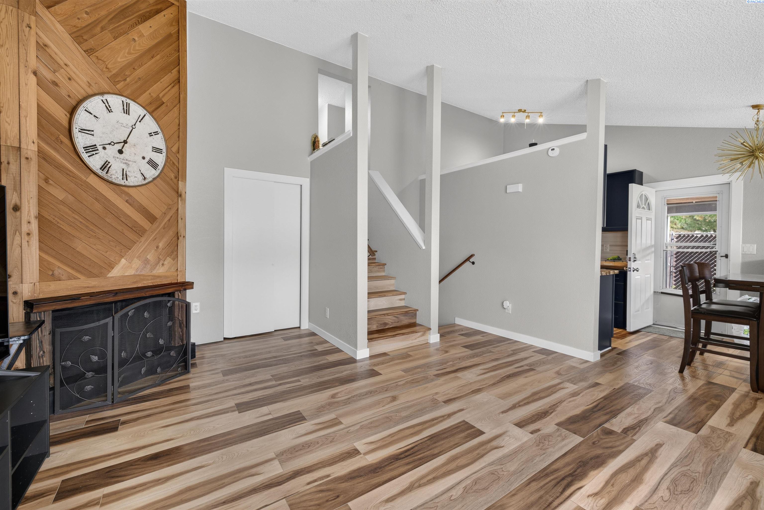 717 S Fir St, Kennewick, WA 99336