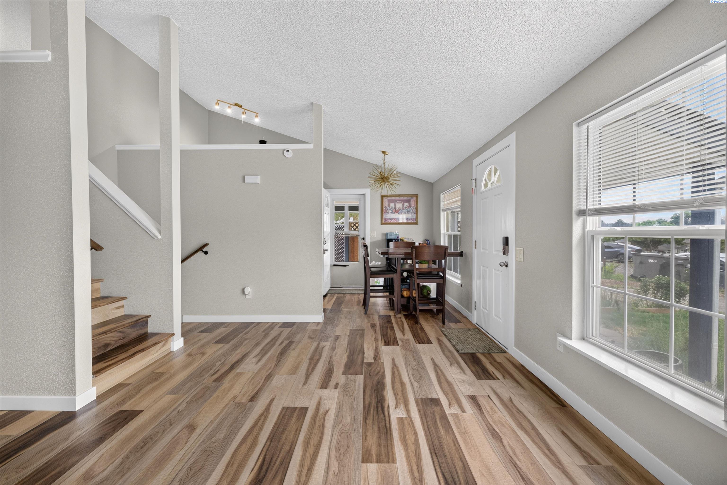 717 S Fir St, Kennewick, WA 99336