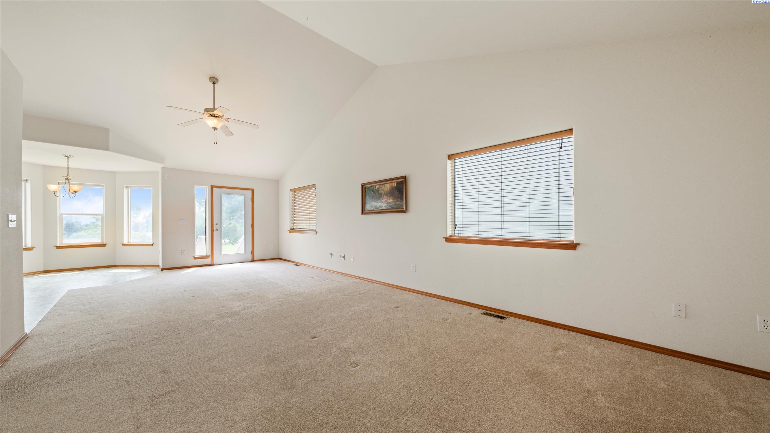 146 Henley Dr, Pasco, WA 99301