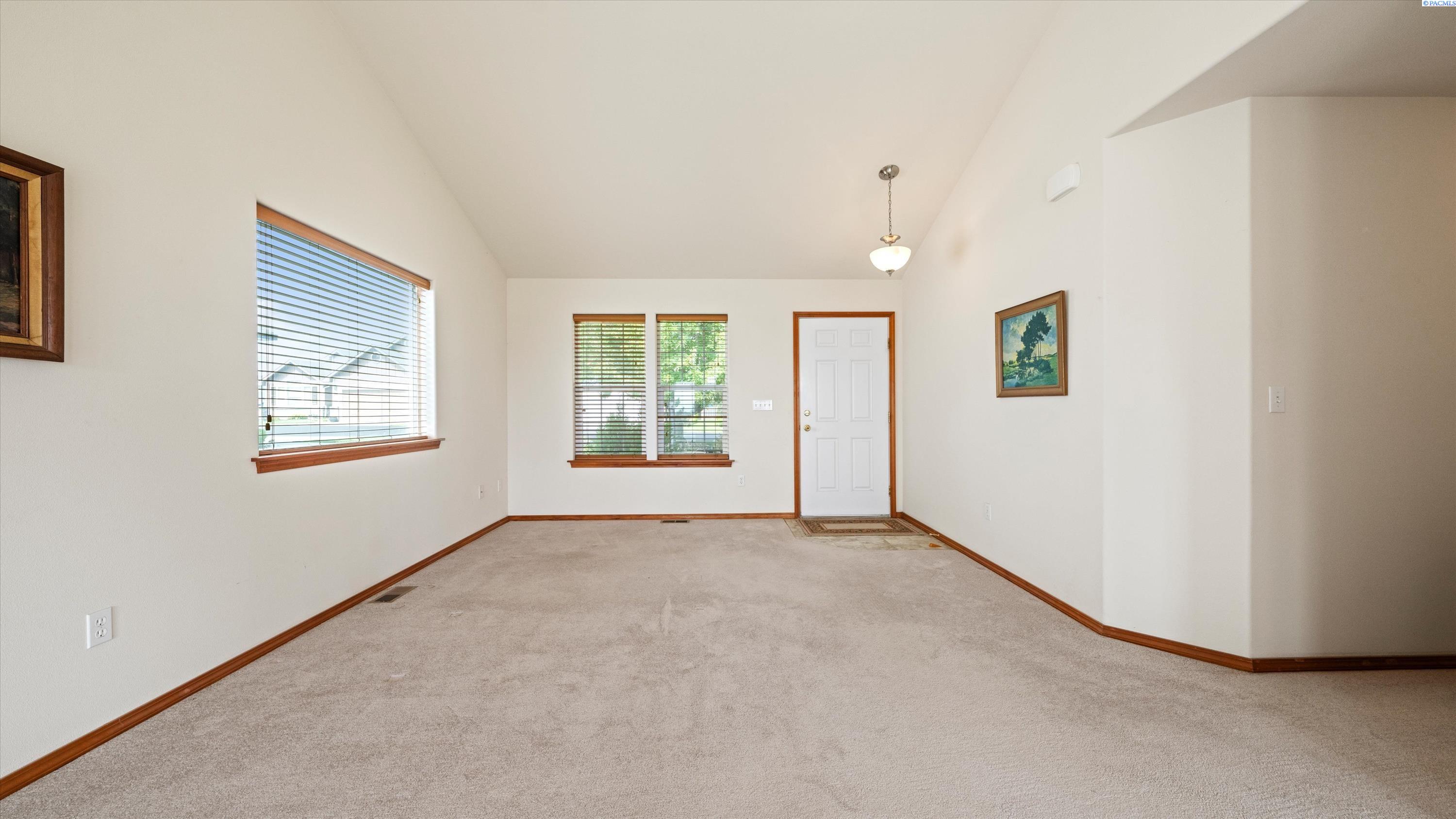 146 Henley Dr, Pasco, WA 99301