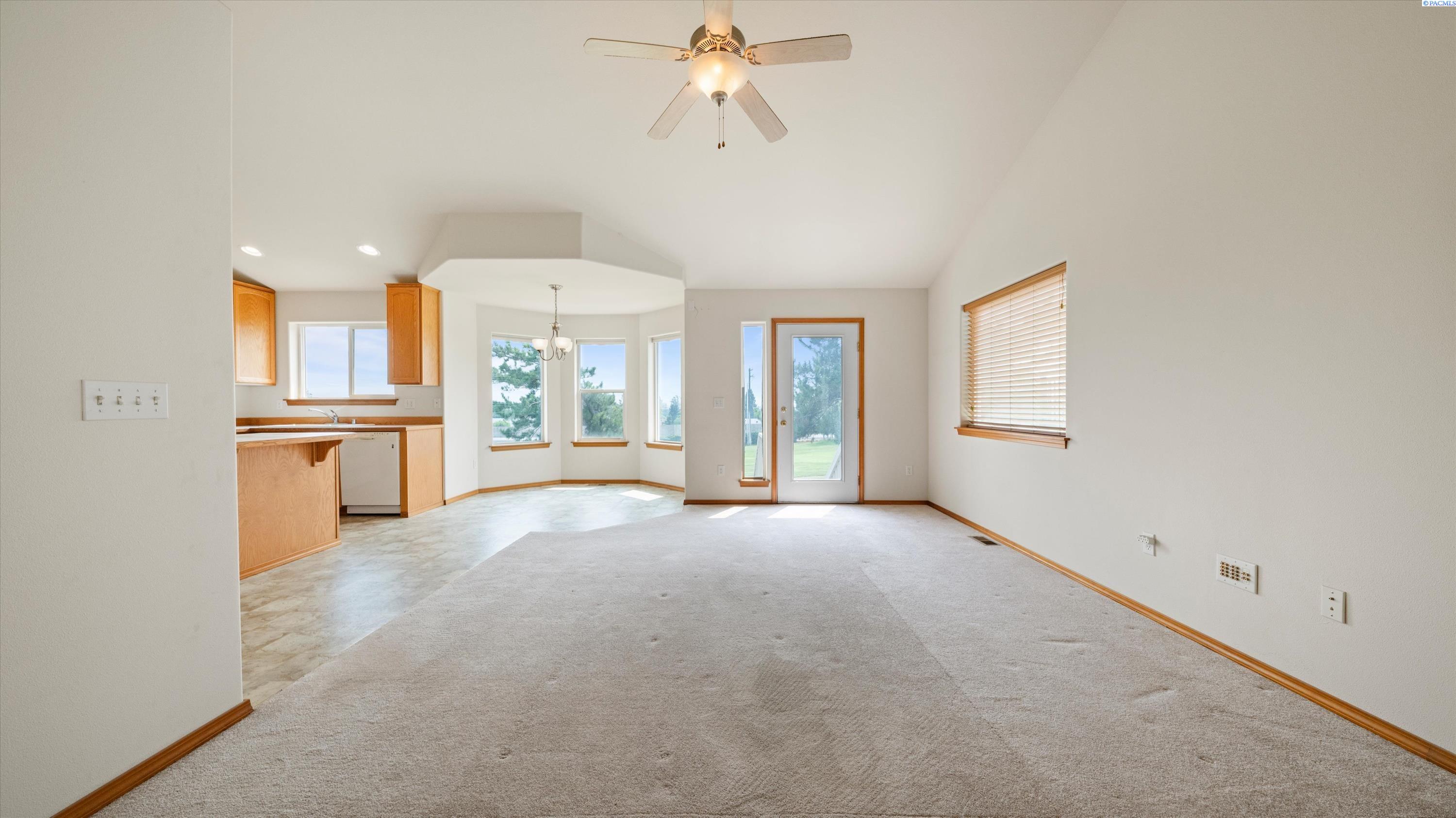 146 Henley Dr, Pasco, WA 99301