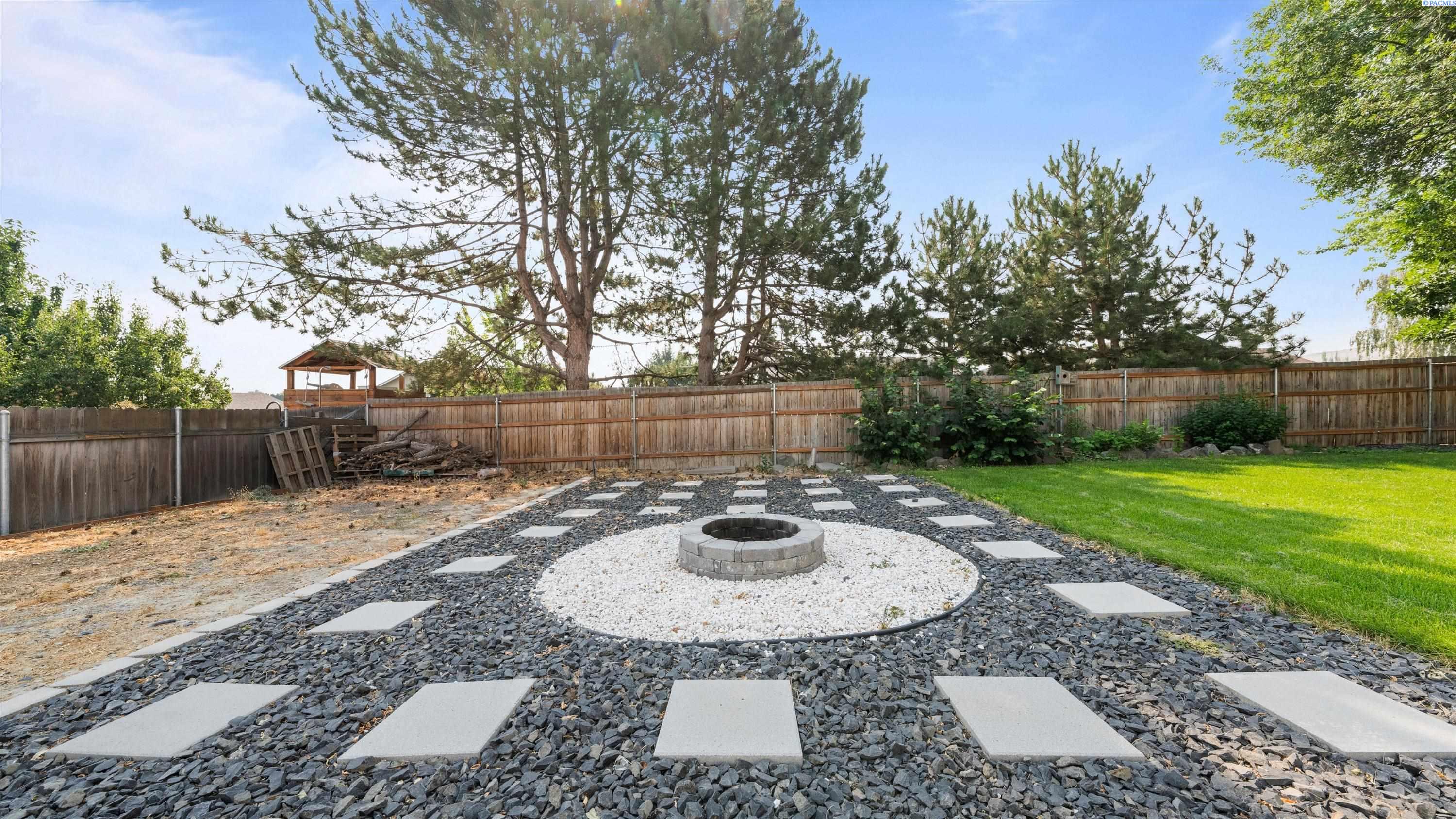 5001 Dayton Pl, Kennewick, WA 99337