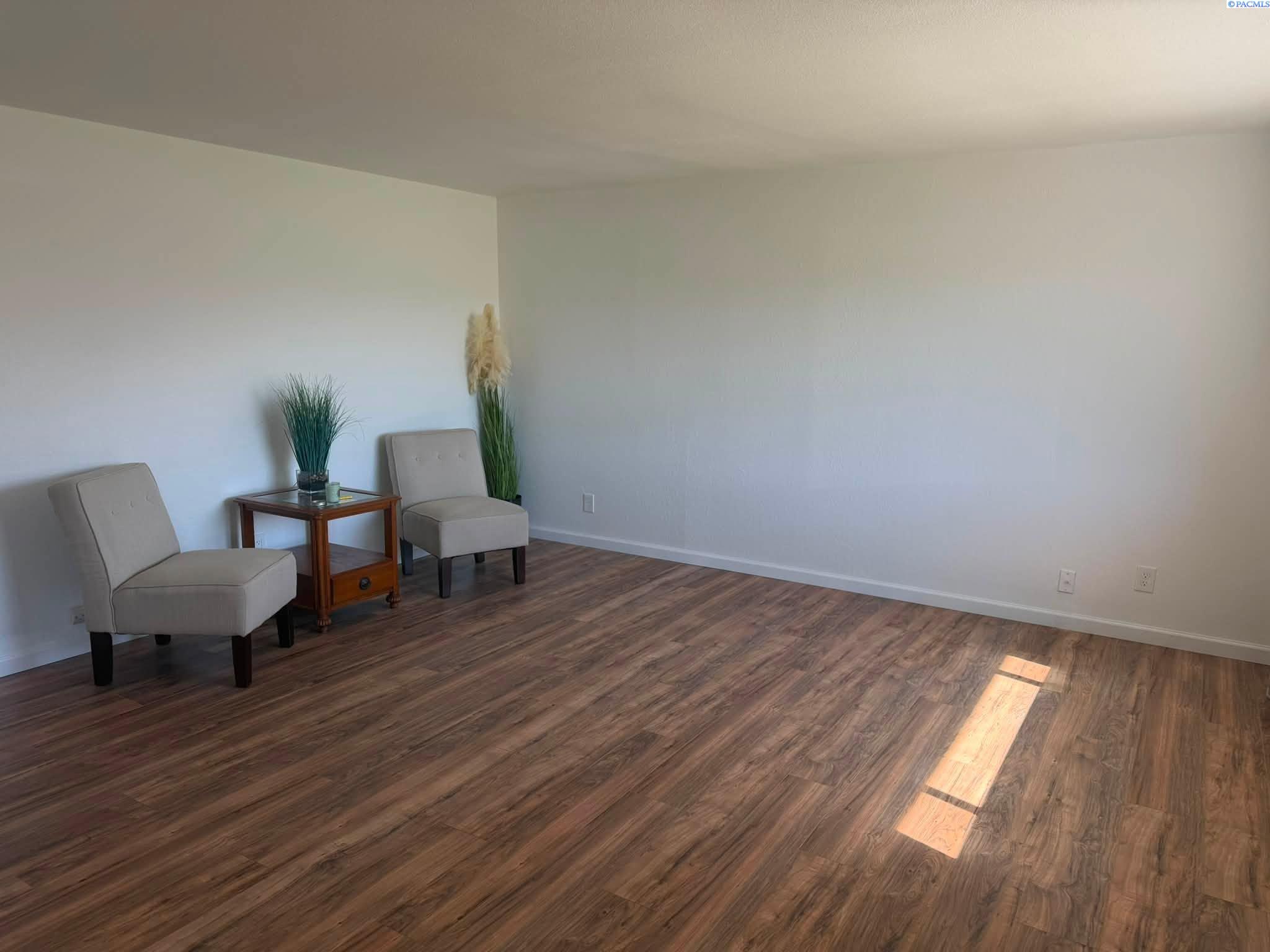 1114 Horne Dr, Benton City, WA 99320