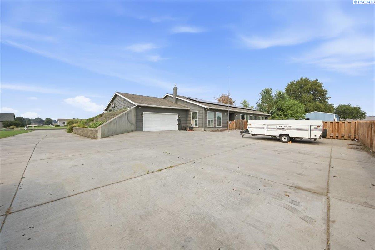 8916 Dradie St, Pasco, WA 99301