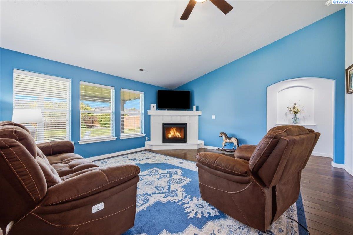 6508 6th Ave, Kennewick, WA 99336