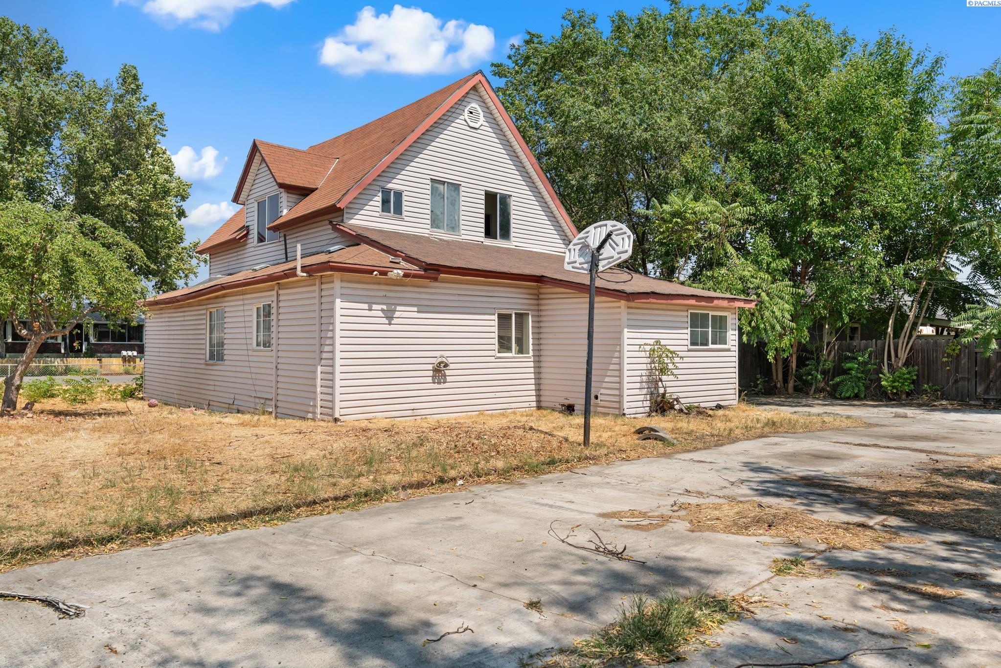 1105 Grand Ronde, Kennewick, WA 99336